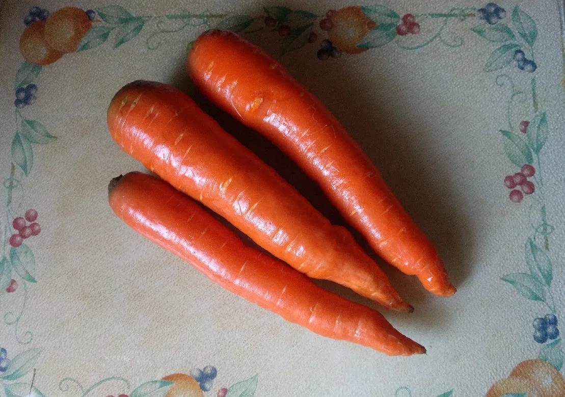 Are Dirty/Raw/Ugly Vegetables Better for us?