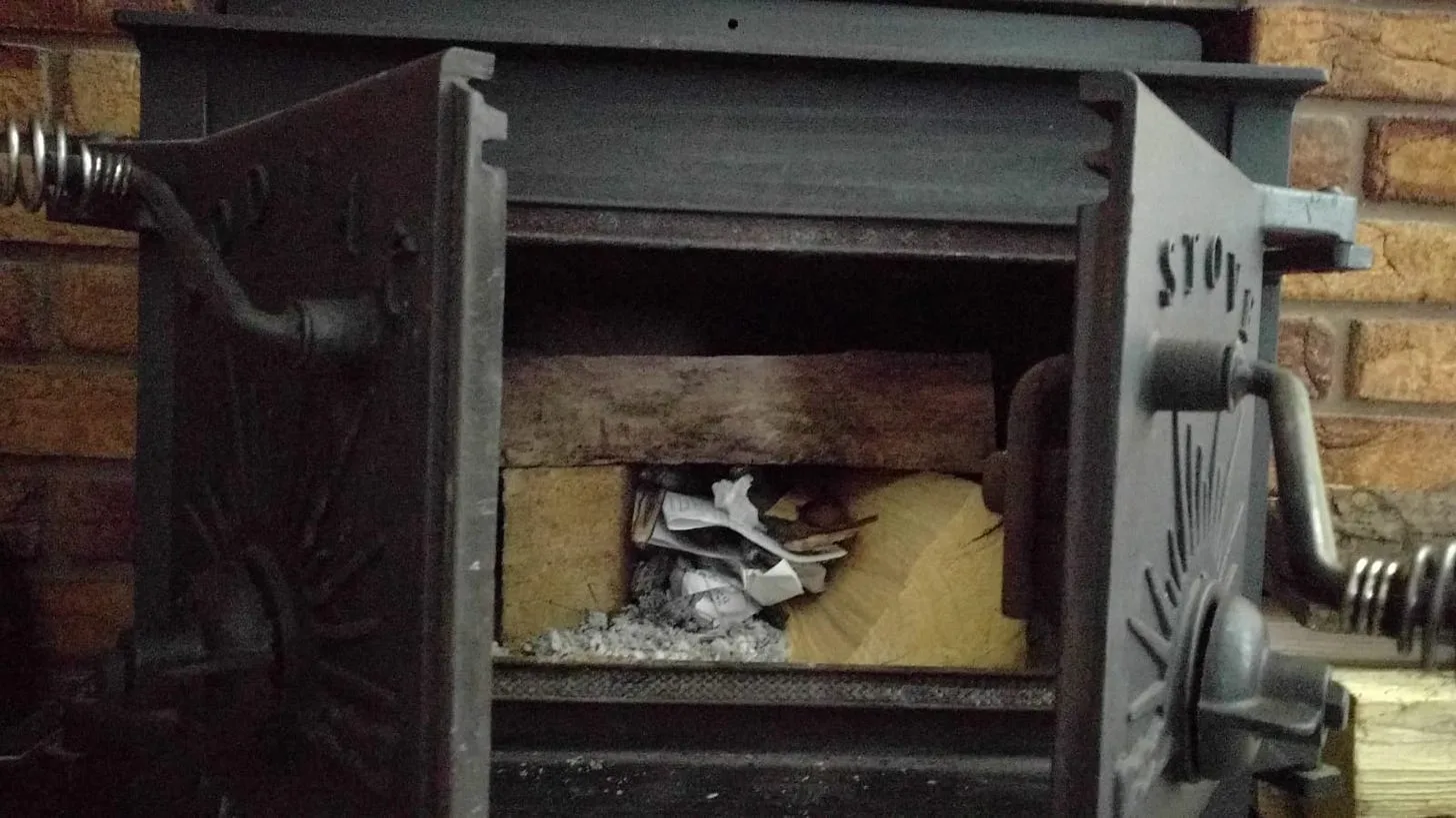 Practical Tricks to Start a Fire in Stoves or Nature