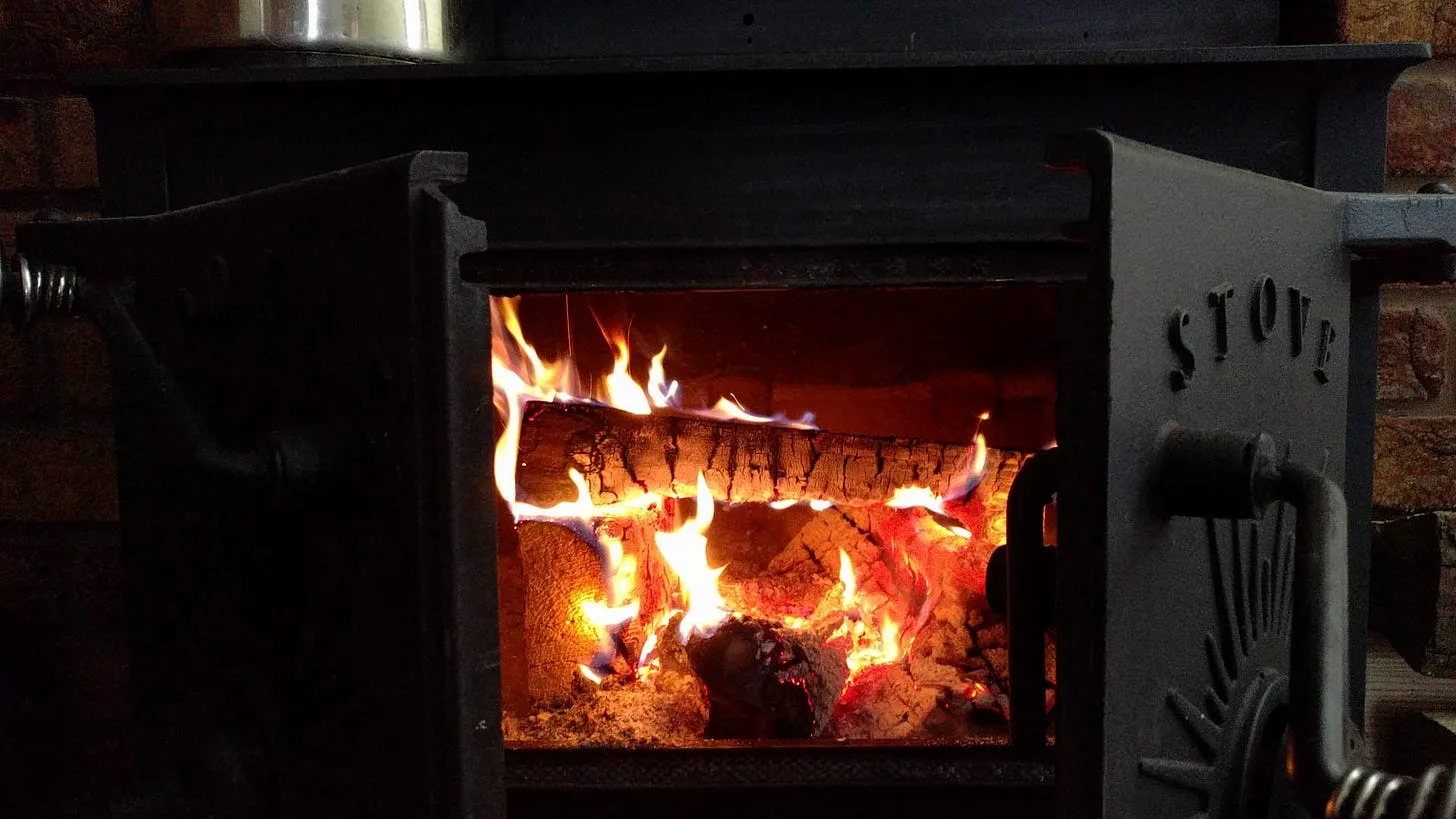 Practical Tricks to Start a Fire in Stoves or Nature