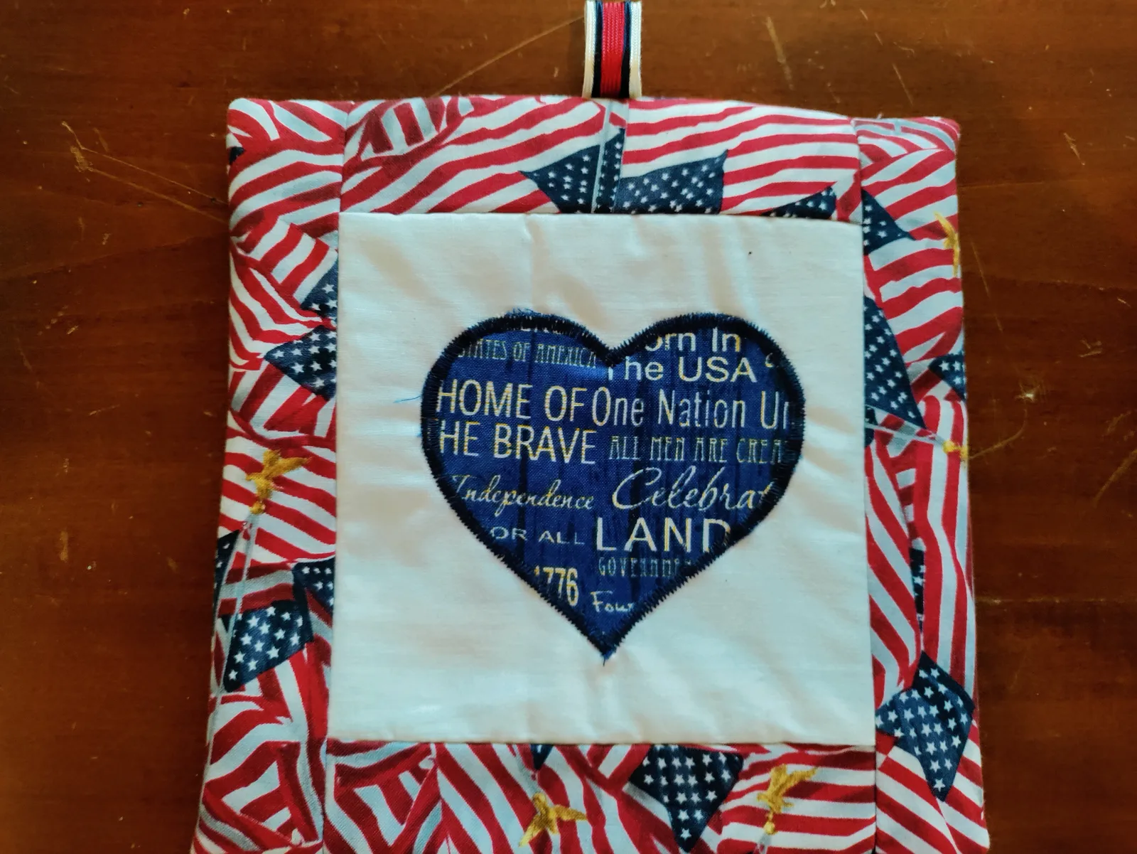 Pennsylvania Dutch Amish Hand-Made Quilts Potholders, Aprons,  Direct from Amish Family. Save 20-40% vs. Stores
