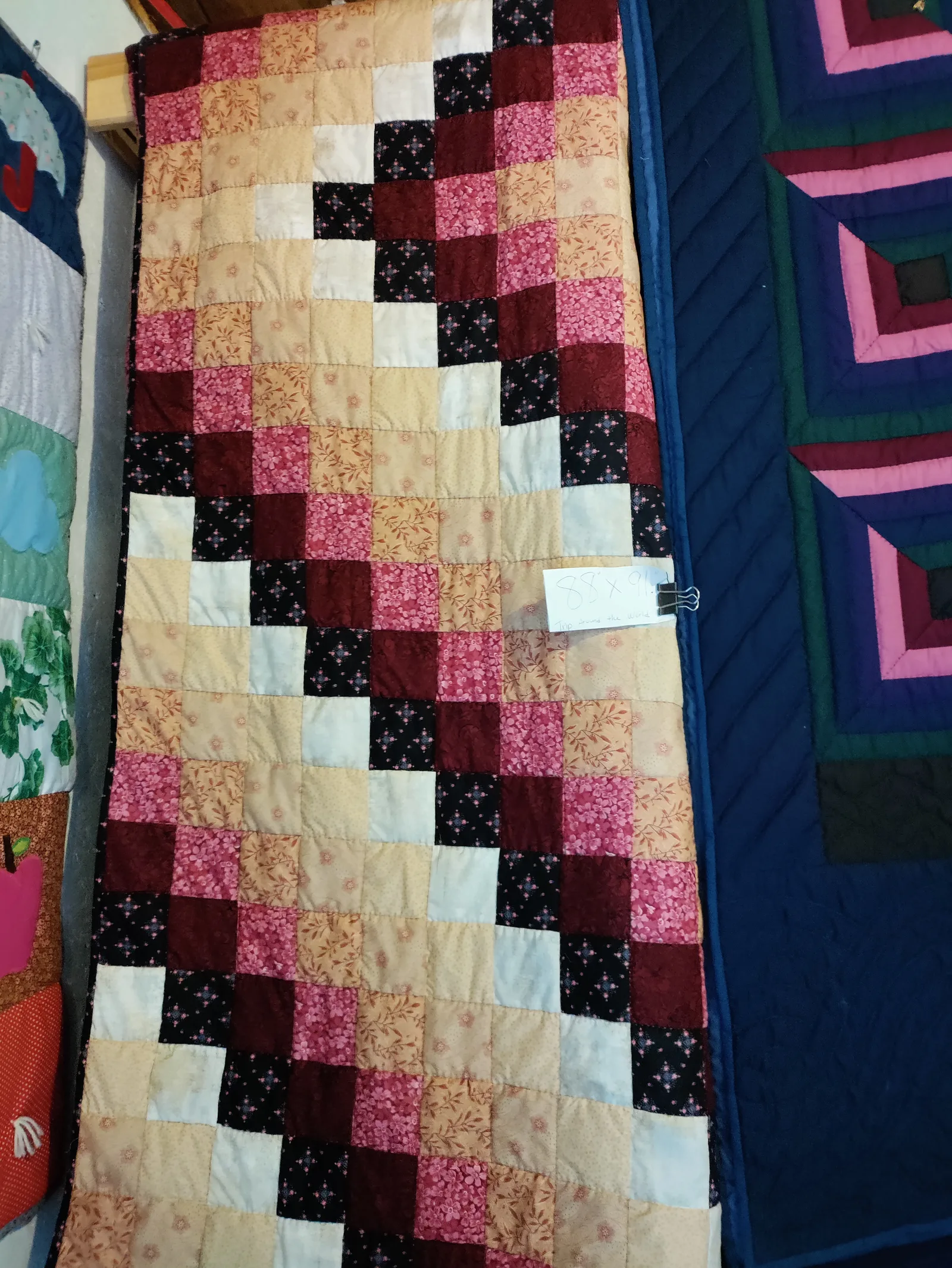 Pennsylvania Dutch Amish Hand-Made Quilts Potholders, Aprons,  Direct from Amish Family. Save 20-40% vs. Stores